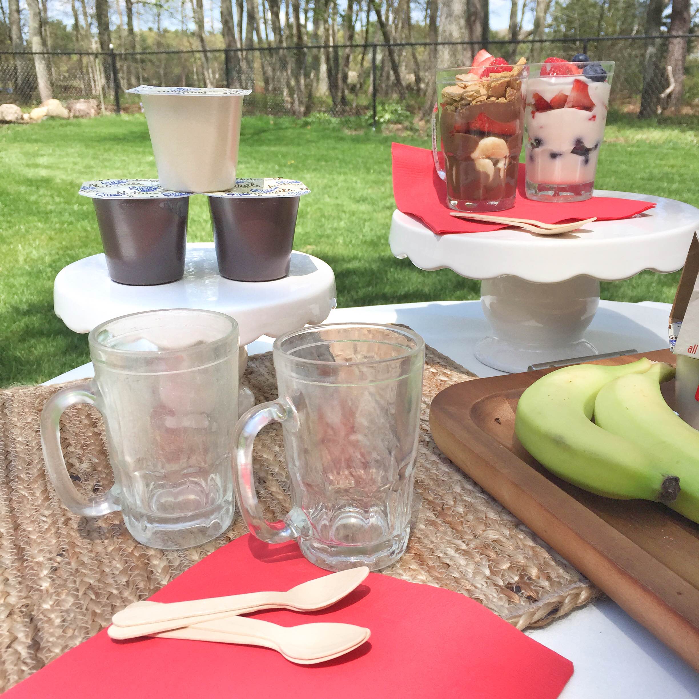 Summer Berry Pudding Parfaits - How to make pudding parfaits with snack pack naturals | Chocolate and vanilla pudding parfait recipe #SnackPackNaturals #ad GinaKirk.com @ginaekirk