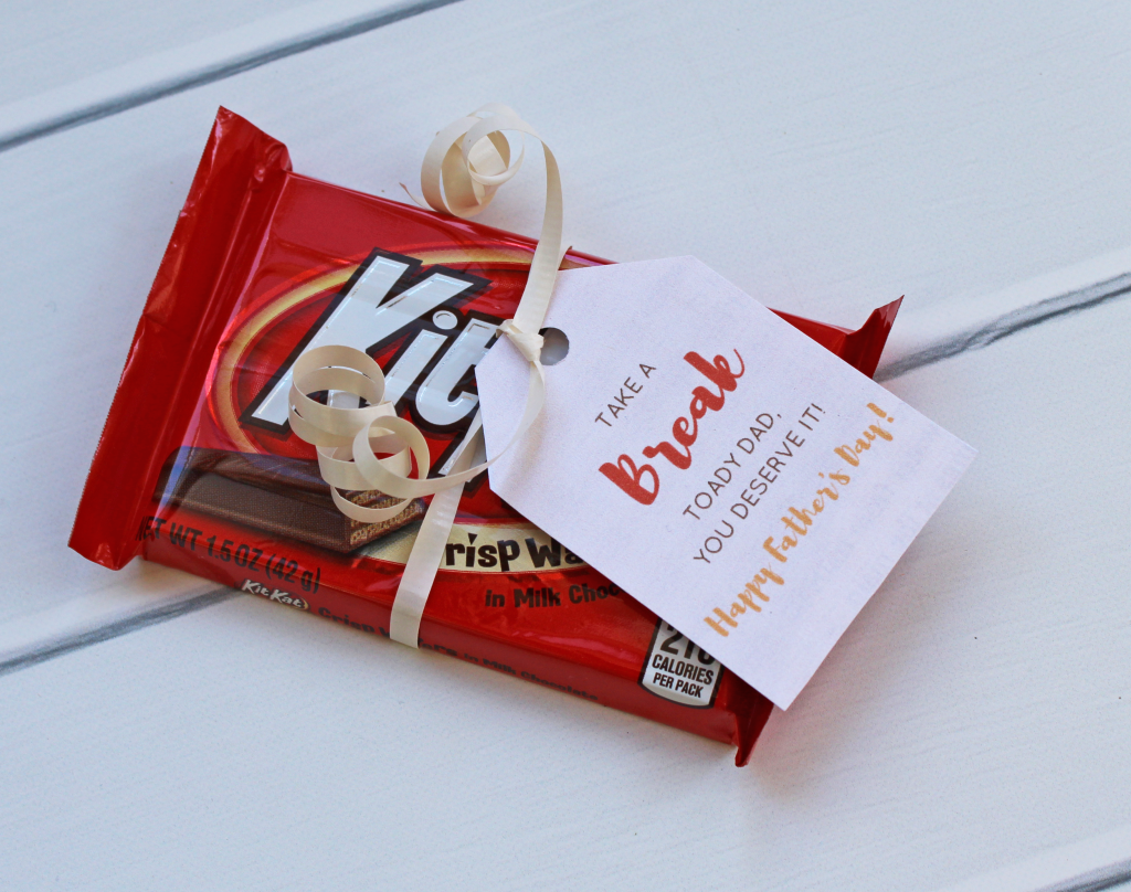 Free printable candy tags for Father's Day! | Celebrate Father's Day with this free digital download gift idea | Free printable candy tags to celebrate Dad this year! GinaKirk.com @ginaekirk