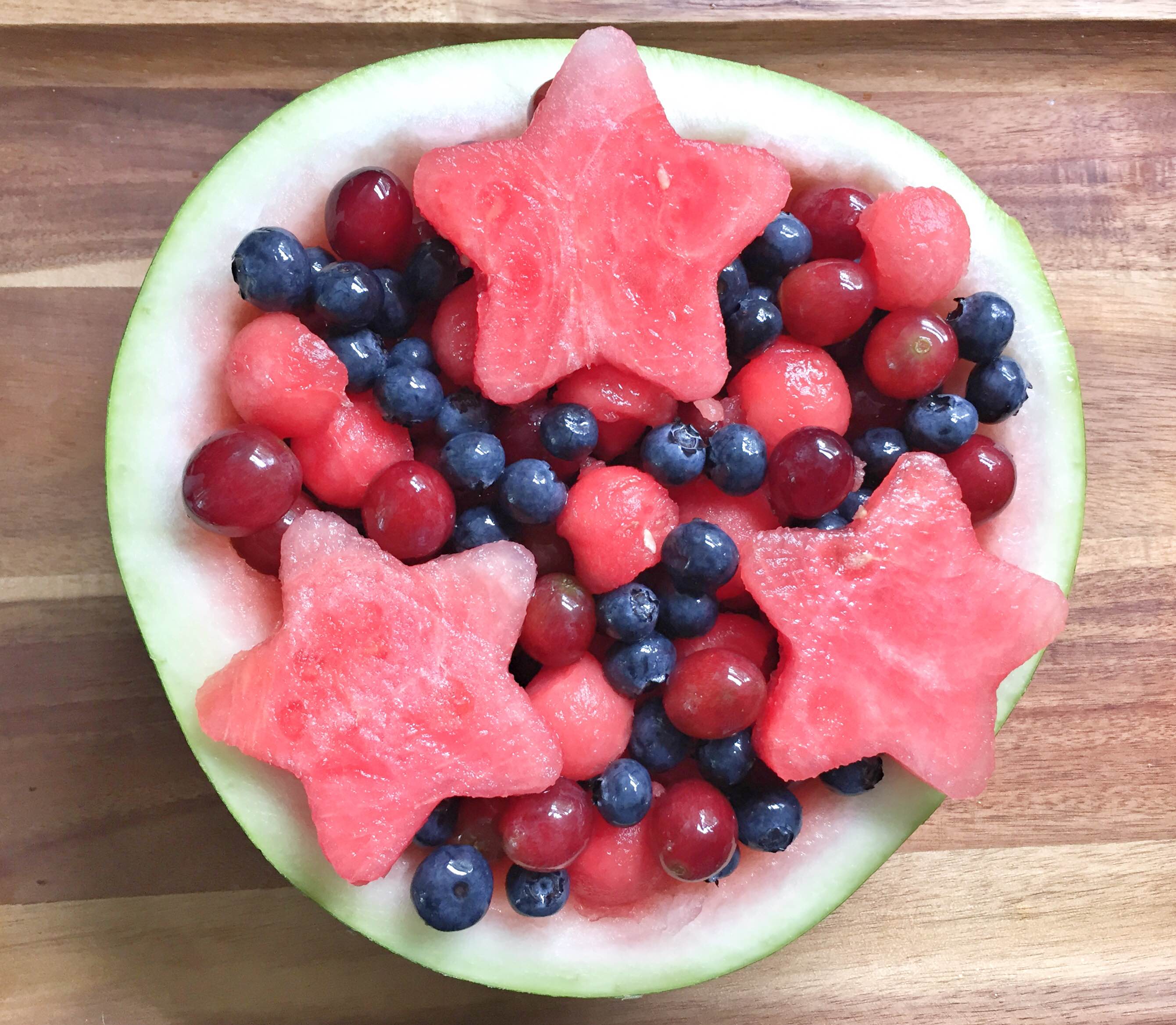 How to make a watermelon fruit bowl | 4th of July party fruit | 4th of July snack idea | How to make watermelon fruit salad GinaKirk.com @ginaekirk