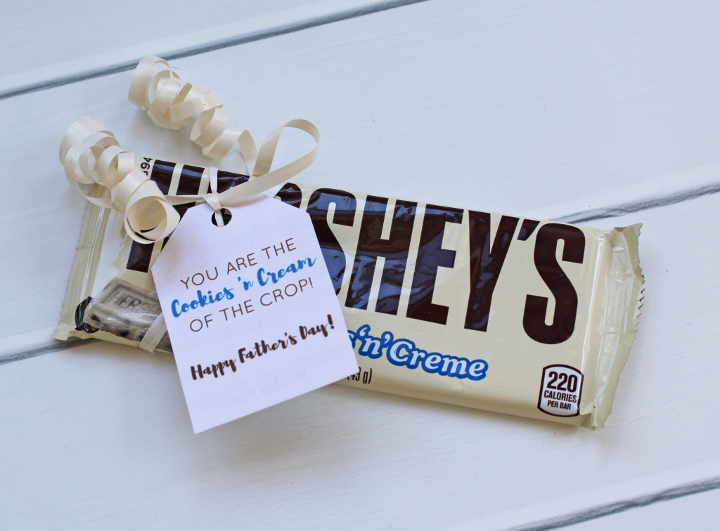 Free printable candy tags for Father's Day! | Celebrate Father's Day with this free digital download gift idea | Free printable candy tags to celebrate Dad this year! GinaKirk.com @ginaekirk